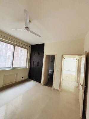 Room in 4 BHK Apartment at Tulip Purple, Sector 69 – for Rent