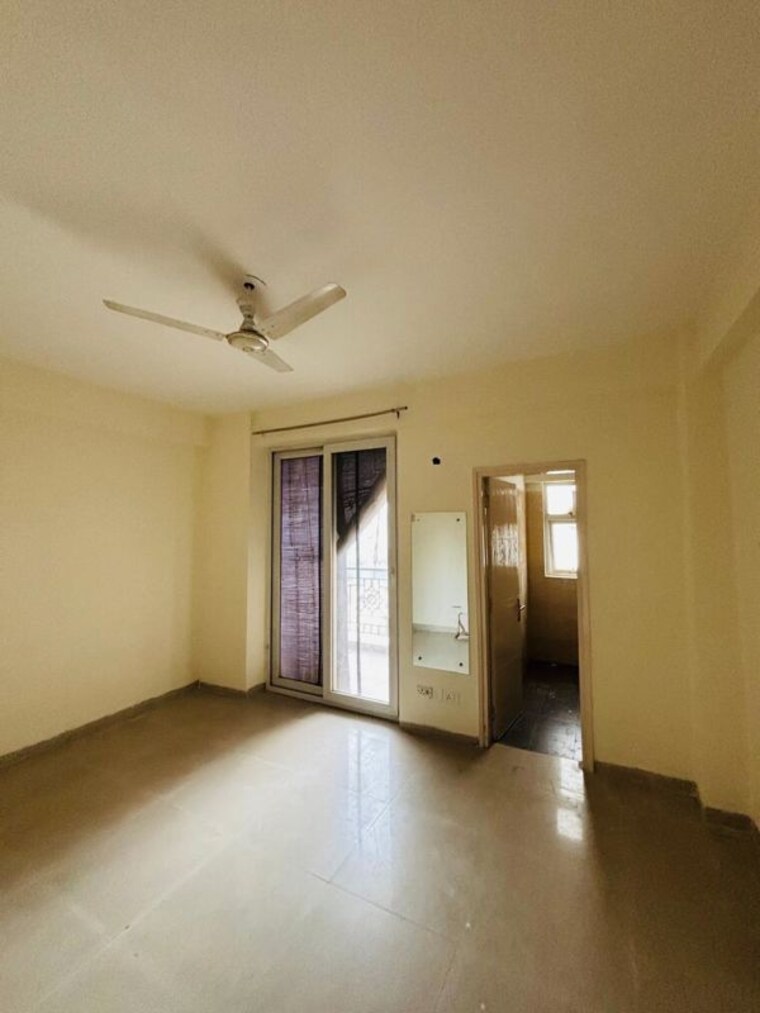 Room, tulip-purple 4 Bedroom 2400 Sq.Ft. Apartment In Sector 69 Gurgaon 10150869