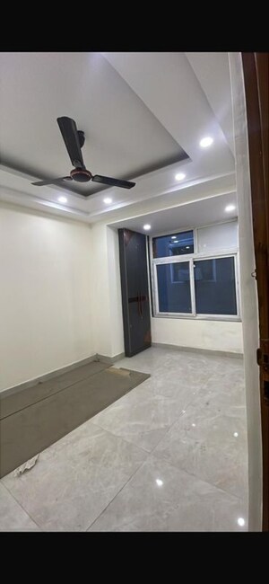 Room in 3 BHK Builder Floor at Tughlakabad Extension – for Sale