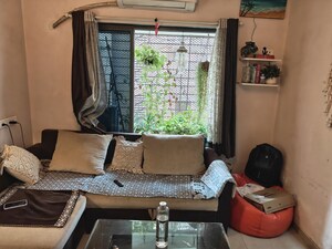 Living Room in 1.5 BHK Apartment at Uttam CHS Chembur, Chembur – for Rent