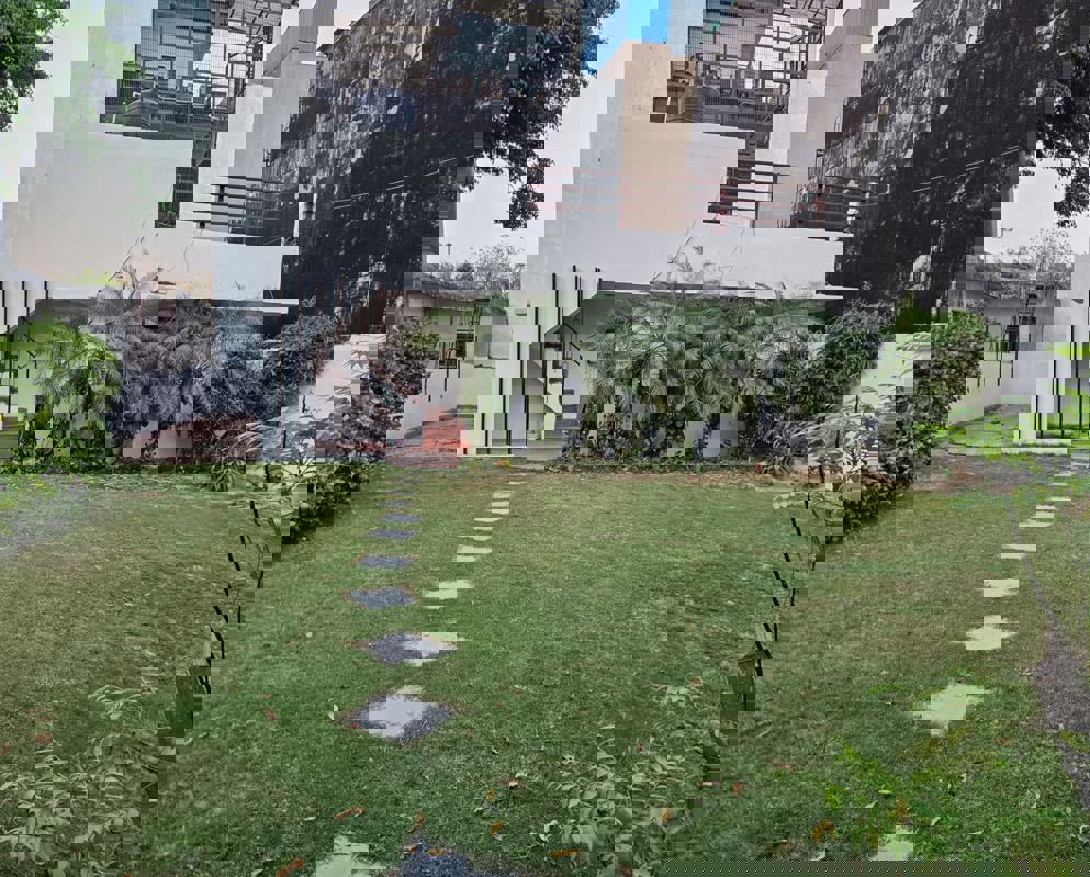 3.5 BHK + Servant Room 450 Sq.Mt. Independent House in RWA Apartments Sector 45