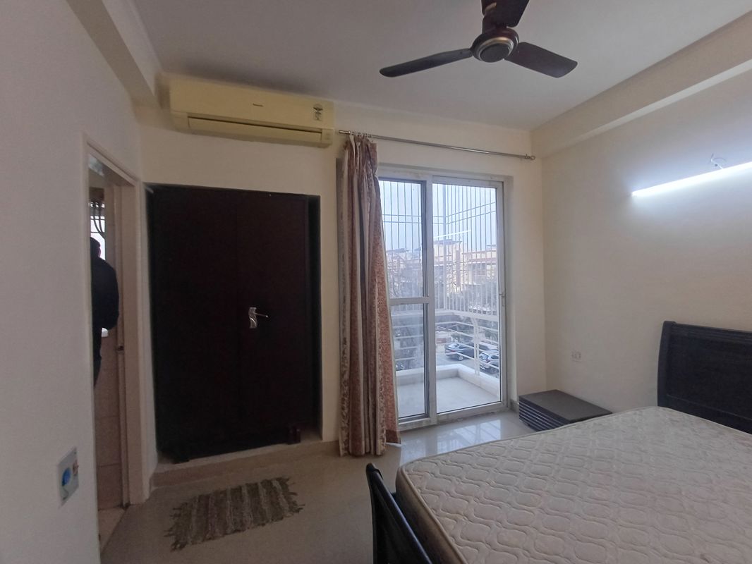 3 BHK + Pooja Room,Extra Room Builder Floor For Sale in Orchid Island