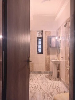 3 BHK Builder Floor For Rent in RWA Apartments Sector 108