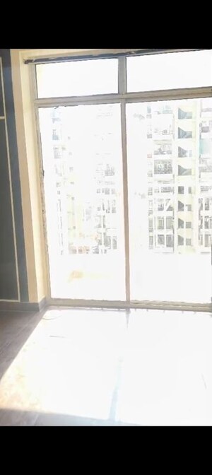 Room in 2 BHK Apartment at Proview Officer City, Raj Nagar Extension – for Rent