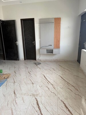 Room in 3.5 BHK Builder Floor at RWA Apartments Sector 116, Sector 116 – for Rent