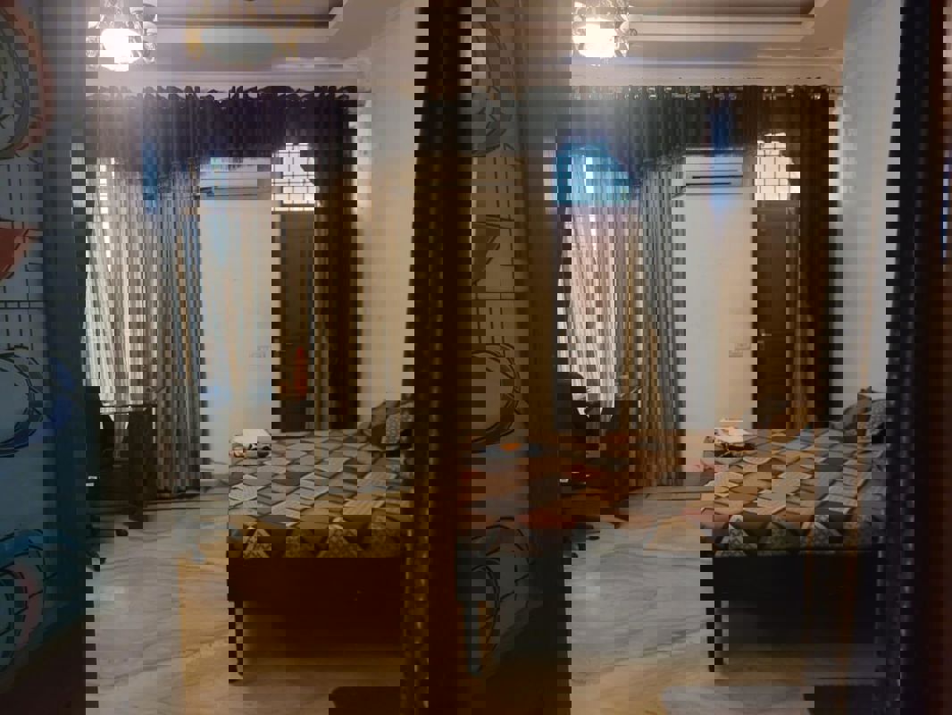 1 Rk  500 Sq.Yd. Builder Floor in DLF The Icon