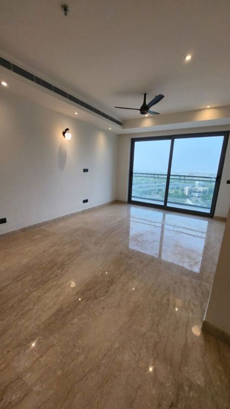 Room, rwa-apartments-sector-50 4 Bedroom 112 Sq.Mt. Independent House In Sector 50 Noida 10150945