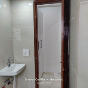 Bathroom in 1 RK Builder Floor at Sector 45 – for Rent
