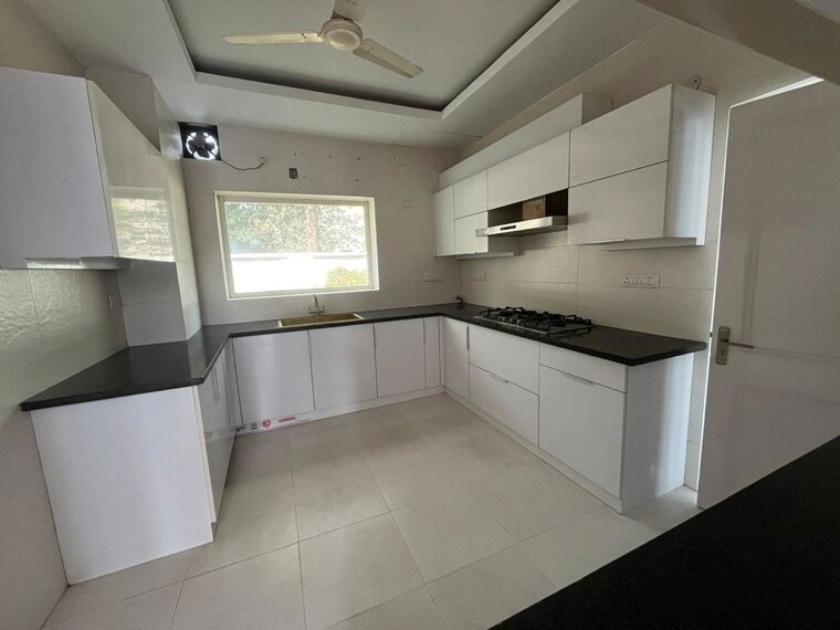 Kitchen, friends colony 4 Bedroom 1000 Sq.Yd. Villa In Friends Colony Delhi 10150985