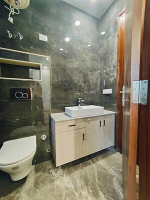 Team Area in 3 BHK Builder Floor at Malviya Nagar – for Rent