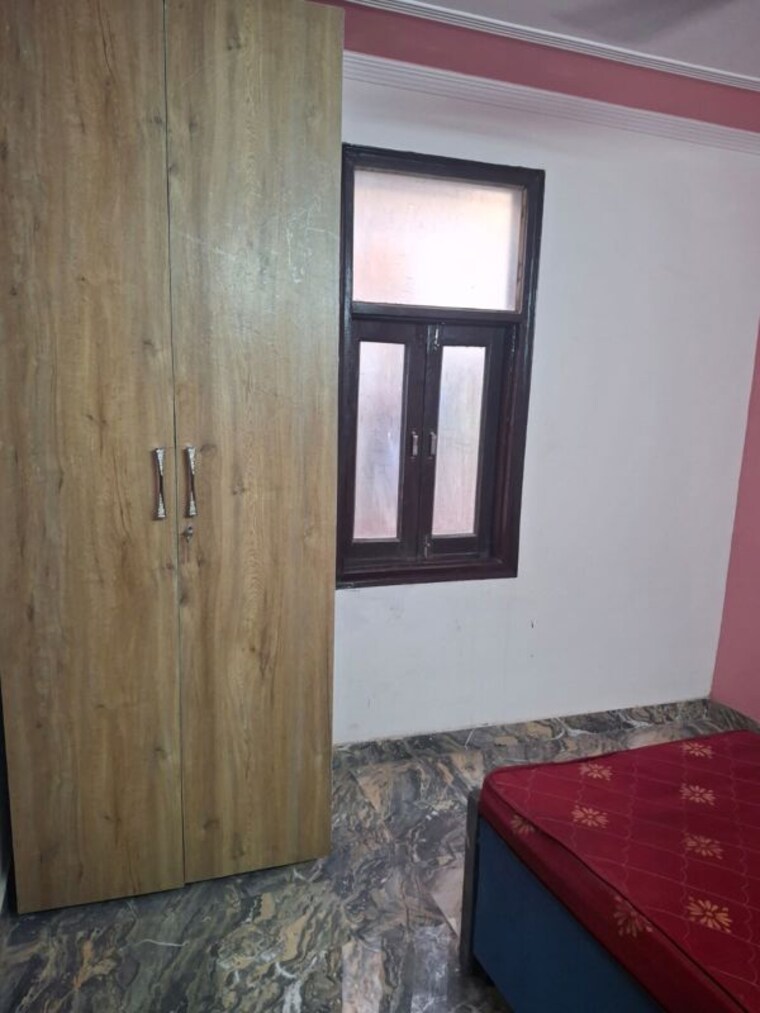 Room, rajpur khurd extension 2 Bedroom 90 Sq.Yd. Builder Floor In Rajpur Khurd Extension Delhi 10150997