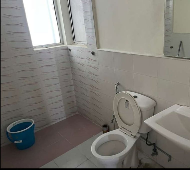 Bathroom, hazratganj 2 Bedroom 1200 Sq.Ft. Apartment In Hazratganj Lucknow 10151005
