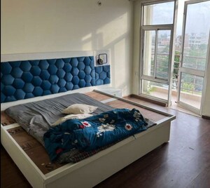 Bedroom in 2 BHK Apartment at Hazratganj – for Rent