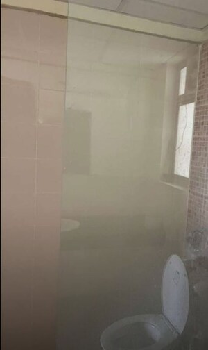 Bathroom in 2 BHK Apartment at Hazratganj – for Rent