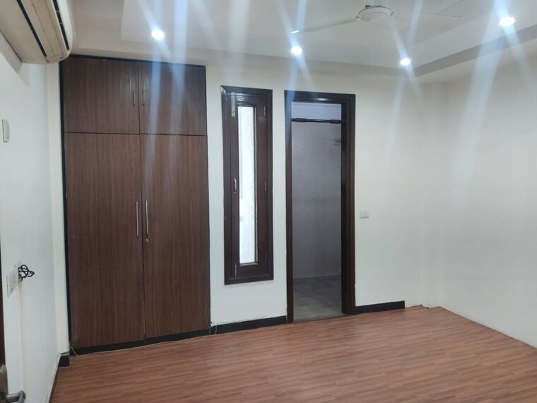 Room, kailash colony 3 Bedroom 1300 Sq.Ft. Builder Floor In Kailash Colony Delhi 10151007