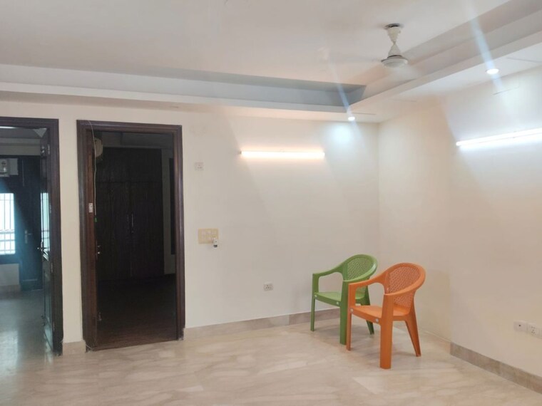 Living Room, kailash colony 3 Bedroom 1300 Sq.Ft. Builder Floor In Kailash Colony Delhi 10151007