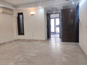 Room in 3 BHK Builder Floor at Kailash Colony – for Rent