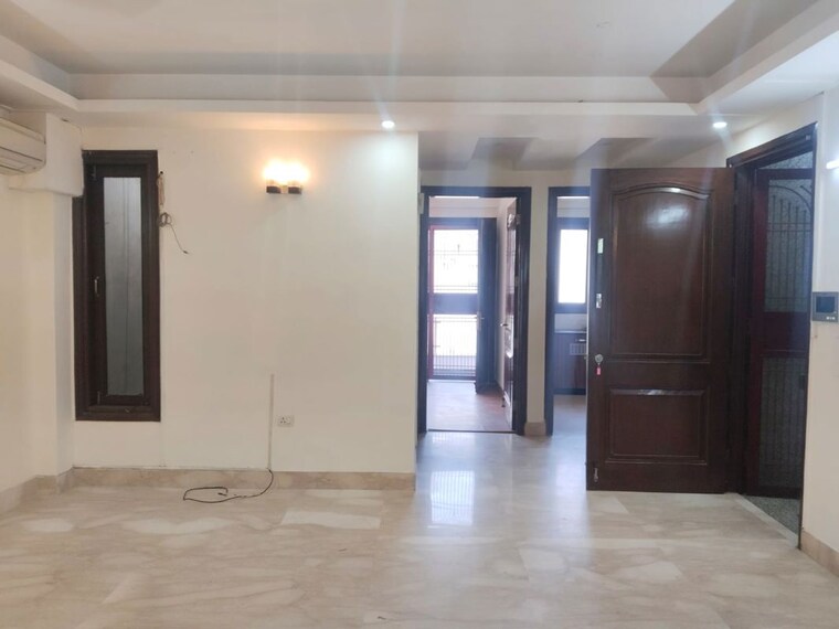 Room, kailash colony 3 Bedroom 1300 Sq.Ft. Builder Floor In Kailash Colony Delhi 10151007