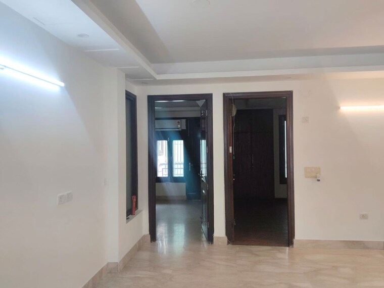 Room, kailash colony 3 Bedroom 1300 Sq.Ft. Builder Floor In Kailash Colony Delhi 10151007