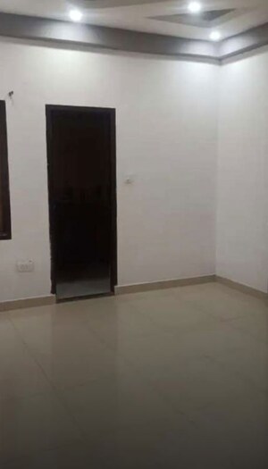Room in 3 BHK Apartment at Lalbagh – for Rent