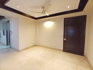 Room in 3 BHK Builder Floor at Pamposh Enclave – for Rent