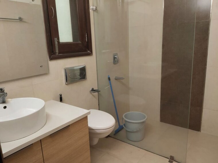 Bathroom, panchsheel enclave 3 Bedroom 2000 Sq.Ft. Builder Floor In Panchsheel Enclave Delhi 10151024