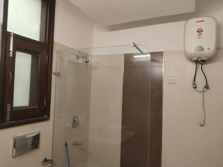 Bathroom, panchsheel enclave 3 Bedroom 2000 Sq.Ft. Builder Floor In Panchsheel Enclave Delhi 10151024