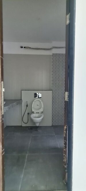 Bathroom in 4 BHK Apartment at Sheth Avalon, Laxmi Nagar – for Rent
