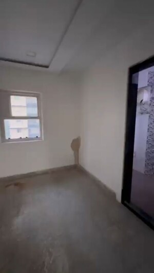 Room in 5 BHK Apartment at Cuffe Parade – for Sale