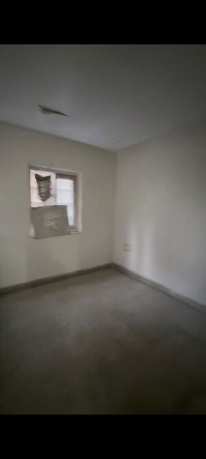 Room in 5 BHK Apartment at Cuffe Parade – for Sale