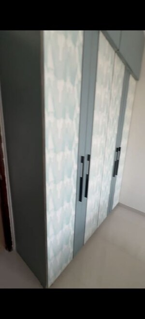 Building Lobby in 2 BHK Apartment at Kalpataru Paramount, Kapur Bawdi – for Rent