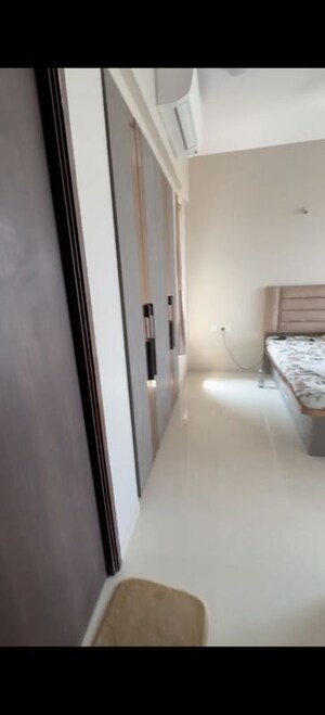 Building Lobby in 2 BHK Apartment at Kalpataru Paramount, Kapur Bawdi – for Rent