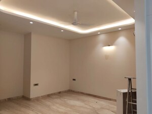 Room in 3 BHK Builder Floor at Greater Kailash ii – for Rent
