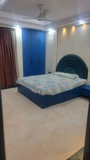 Bedroom in 6+ BHK Builder Floor at Sector 50 – for Rent