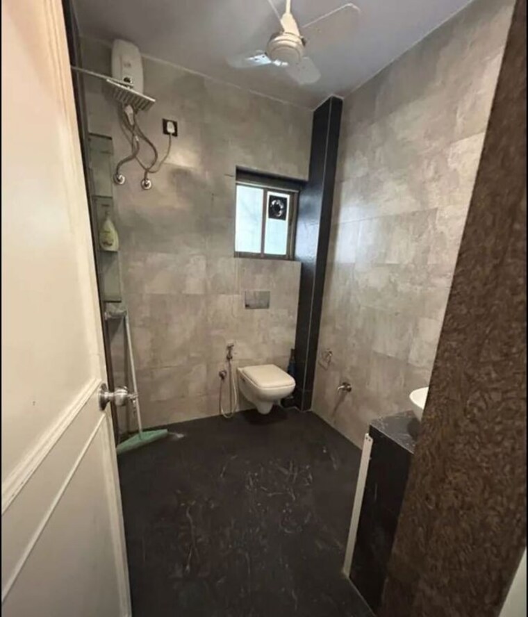 Bathroom, radha-kunj-matunga-west 2 Bedroom 800 Sq.Ft. Apartment In Matunga West Mumbai 10151072