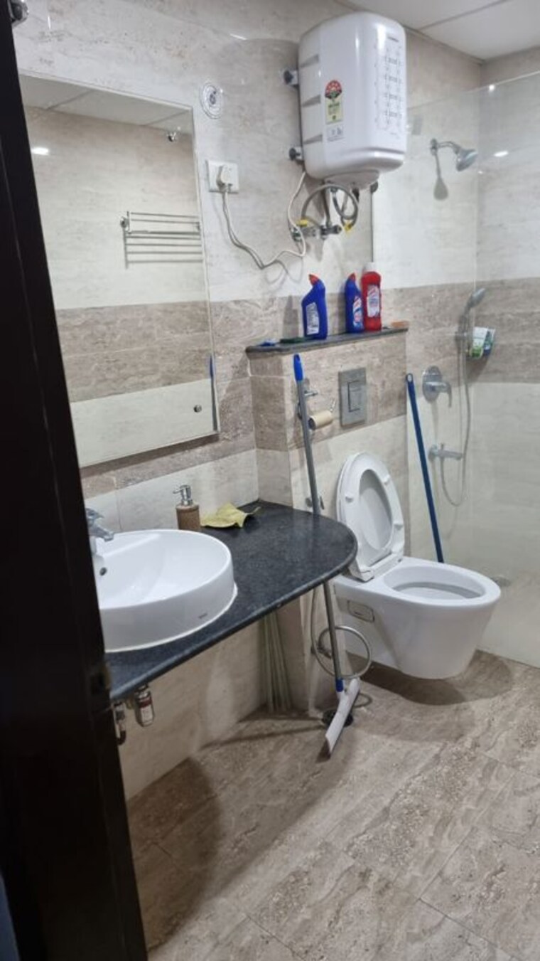 Bathroom, mi-rustle-court 3.5 Bedroom 1885 Sq.Ft. Apartment In Gomti Nagar Lucknow 10151075