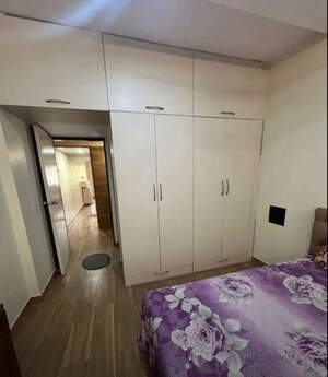 Master Bedroom in 2 BHK Apartment at Shiv Apartments Matunga, Matunga – for Rent