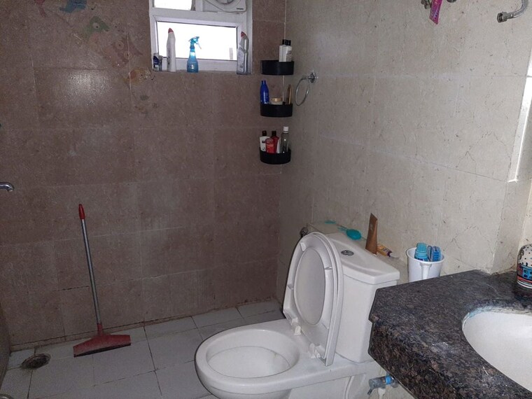 Bathroom, rohtas-plumeria 3 Bedroom 1650 Sq.Ft. Apartment In Gomti Nagar Lucknow 10151085