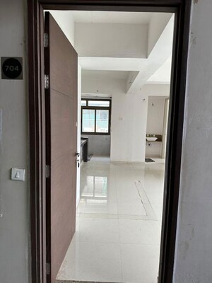  1.5 BHK Apartment at Vaishnodevi Circle – for Rent