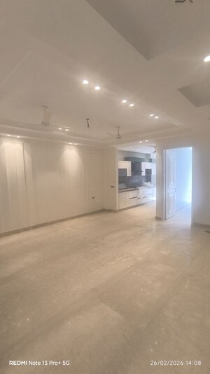 Room in 4 BHK Builder Floor at DLF Atria, Dlf Phase ii – for Sale