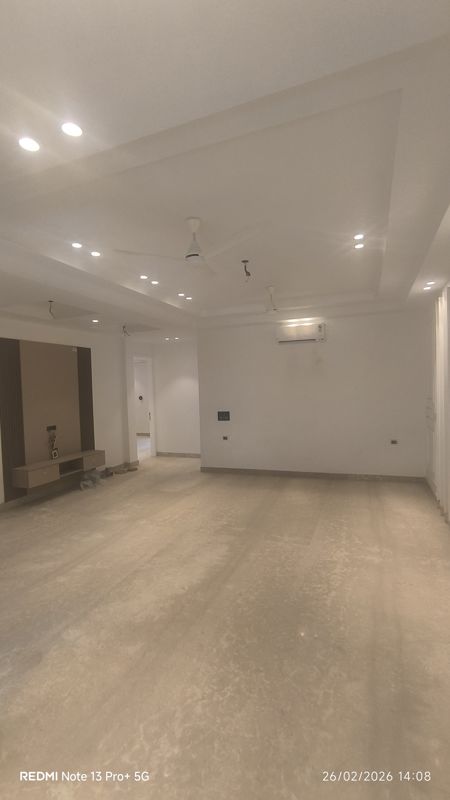 4 BHK + Servant Room 2300 Sq.Ft. Builder Floor in DLF Atria