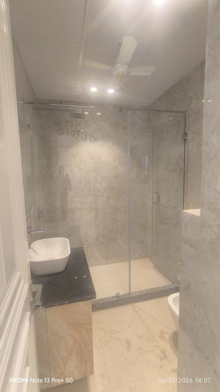 Bathroom, dlf-atria 3 Bedroom 1635 Sq.Ft. Builder Floor In Dlf Phase ii Gurgaon 10151093
