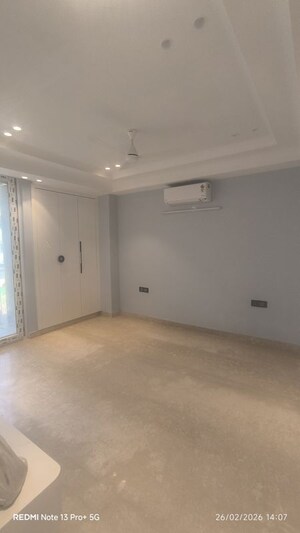 Room in 3 BHK Builder Floor at DLF Atria, Dlf Phase ii – for Sale