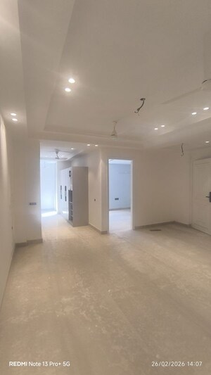 Room in 3 BHK Builder Floor at DLF Atria, Dlf Phase ii – for Sale