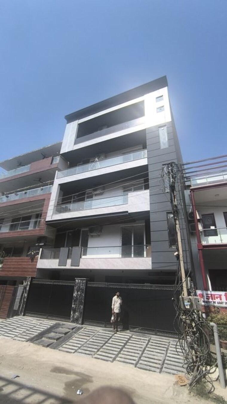 Exterior View, dlf-atria 3 Bedroom 1635 Sq.Ft. Builder Floor In Dlf Phase ii Gurgaon 10151093