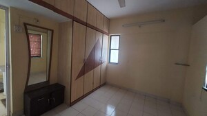 Room in 2 BHK Apartment at Kumbare Park Society, Kothrud – for Rent