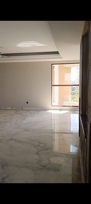 Room in 4 BHK Apartment at Prestige Hermitage, Halasuru – for Rent