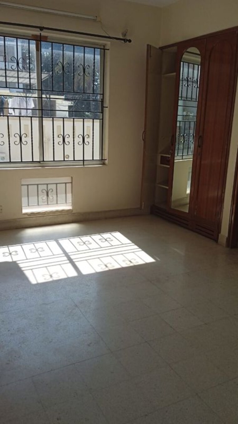 Room, sns-premnivas 2 Bedroom 1250 Sq.Ft. Apartment In Infantry Road Bangalore 9614021