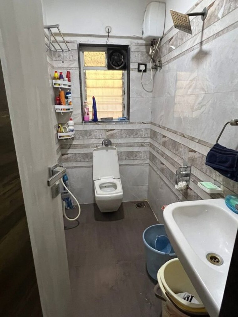Bathroom, grace-pinnacle 2 Bedroom 688 Sq.Ft. Apartment In Andheri West Mumbai 10151107