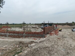  Plot For Sale in Lakhnawali